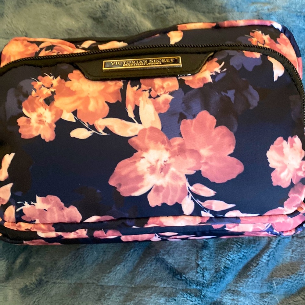 Makeup bag